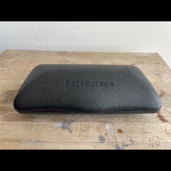 BALENCIAGA DYNASTY RECTANGLE SUNGLASSES IN BLACK - Picture 4 of 4